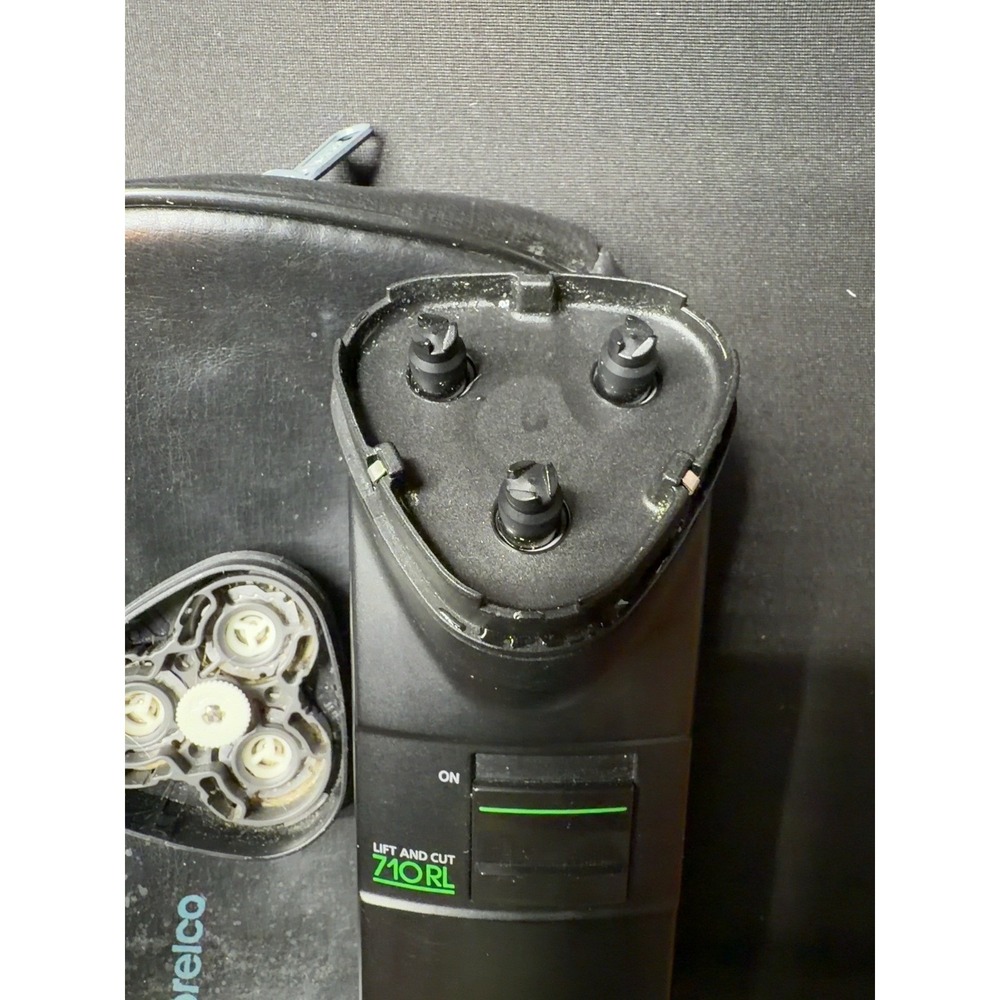 Vintage Philips Norelco 710RL Lift & Cut Corded Electric Shaver Case Tested - Picture 9 of 9